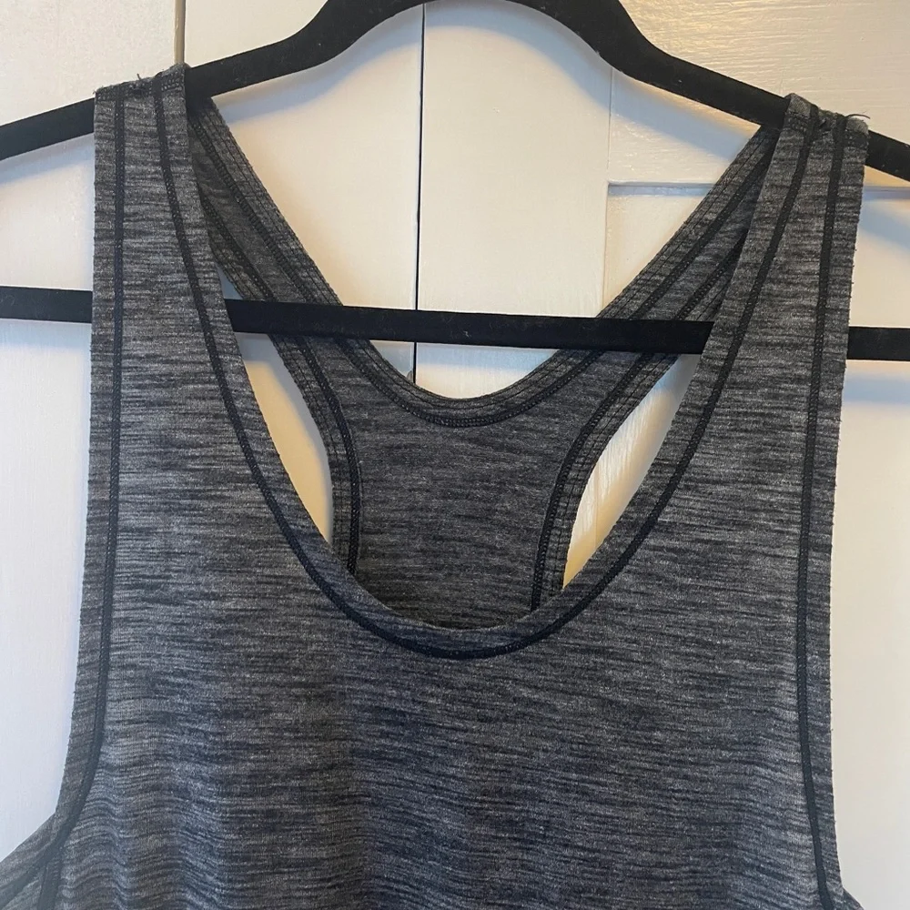 Lululemon Essential Charcoal Gray Racerback Active Tank Top Stylish Yoga Size 6 - Picture 10 of 12